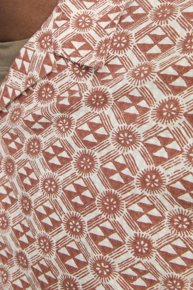 JORLUKE SEERSUCKER RESORT SHIRT SS 12255206 MAPLE SYRUP